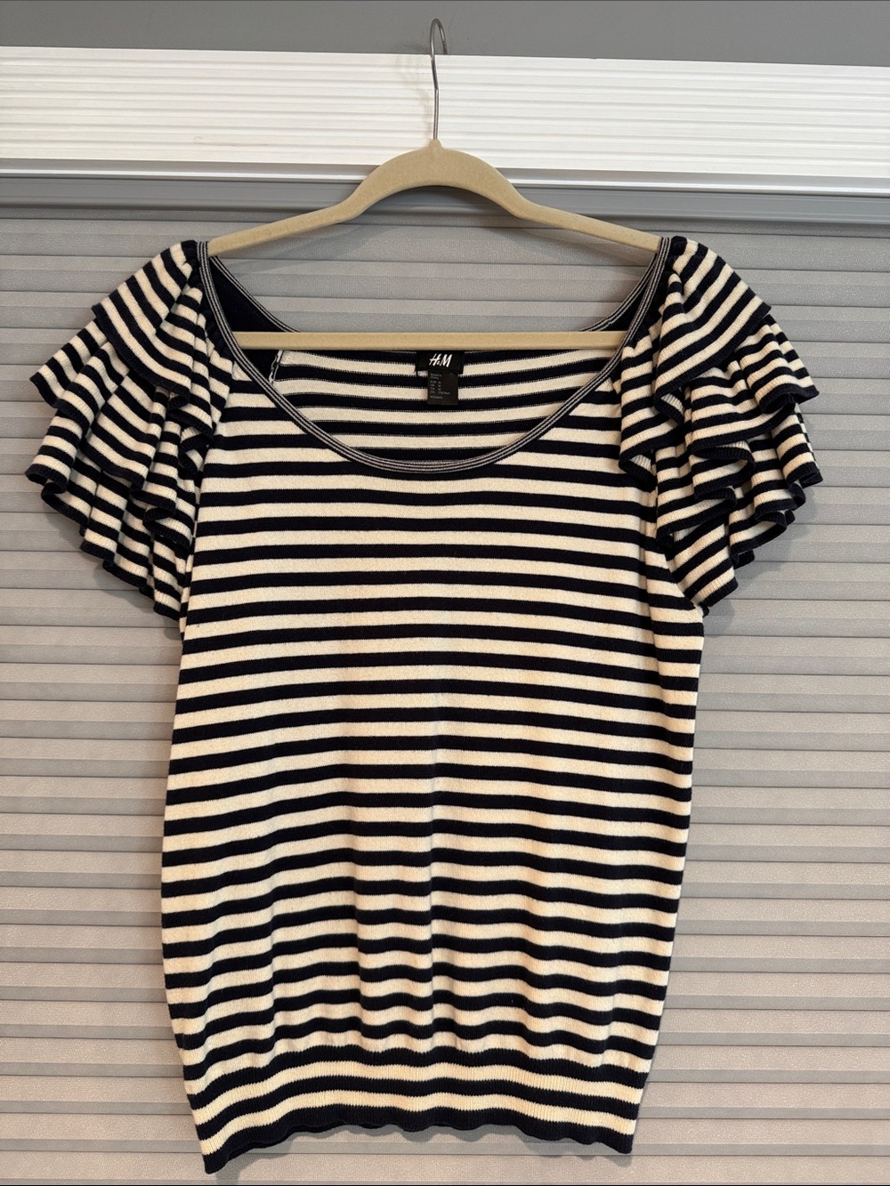 H&M Black and White Striped Ruffle Sleeve Tee - size M